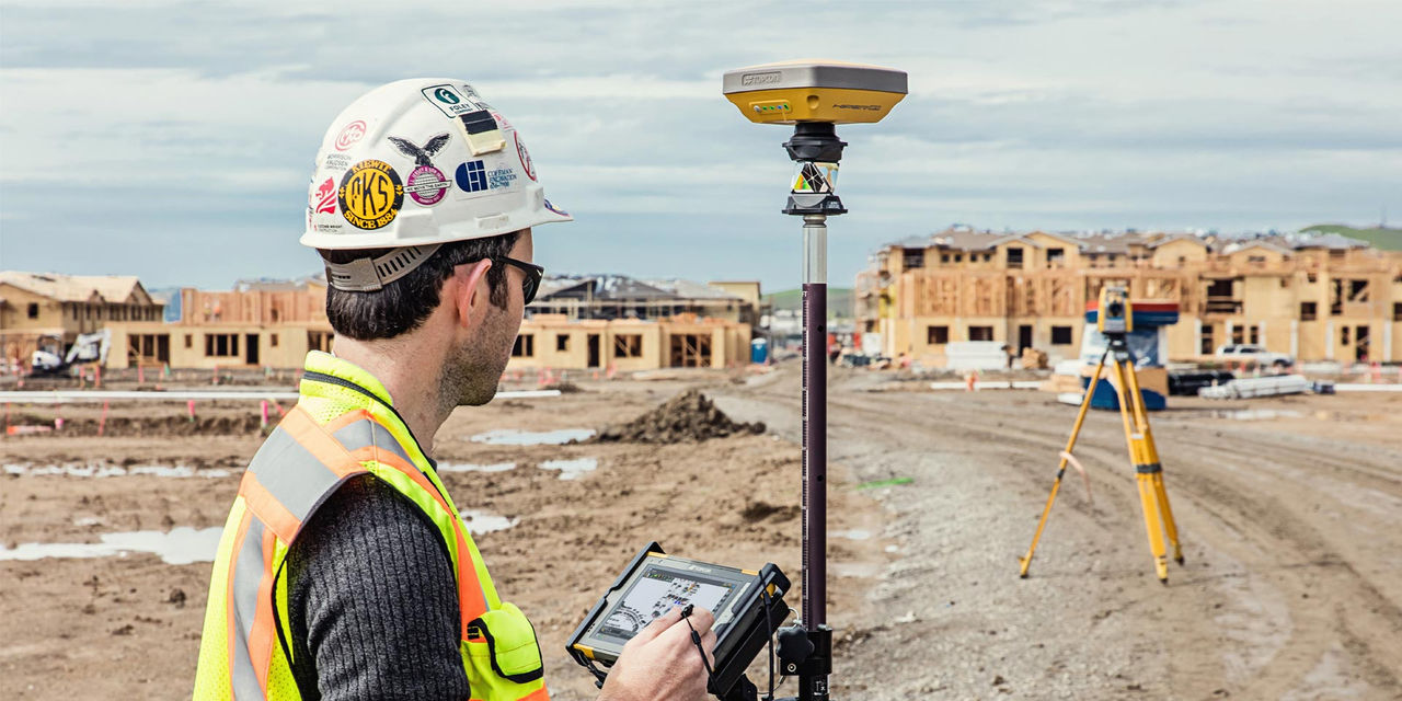 Restez connecté par la ligne de visée et les solutions GNSS/GPS